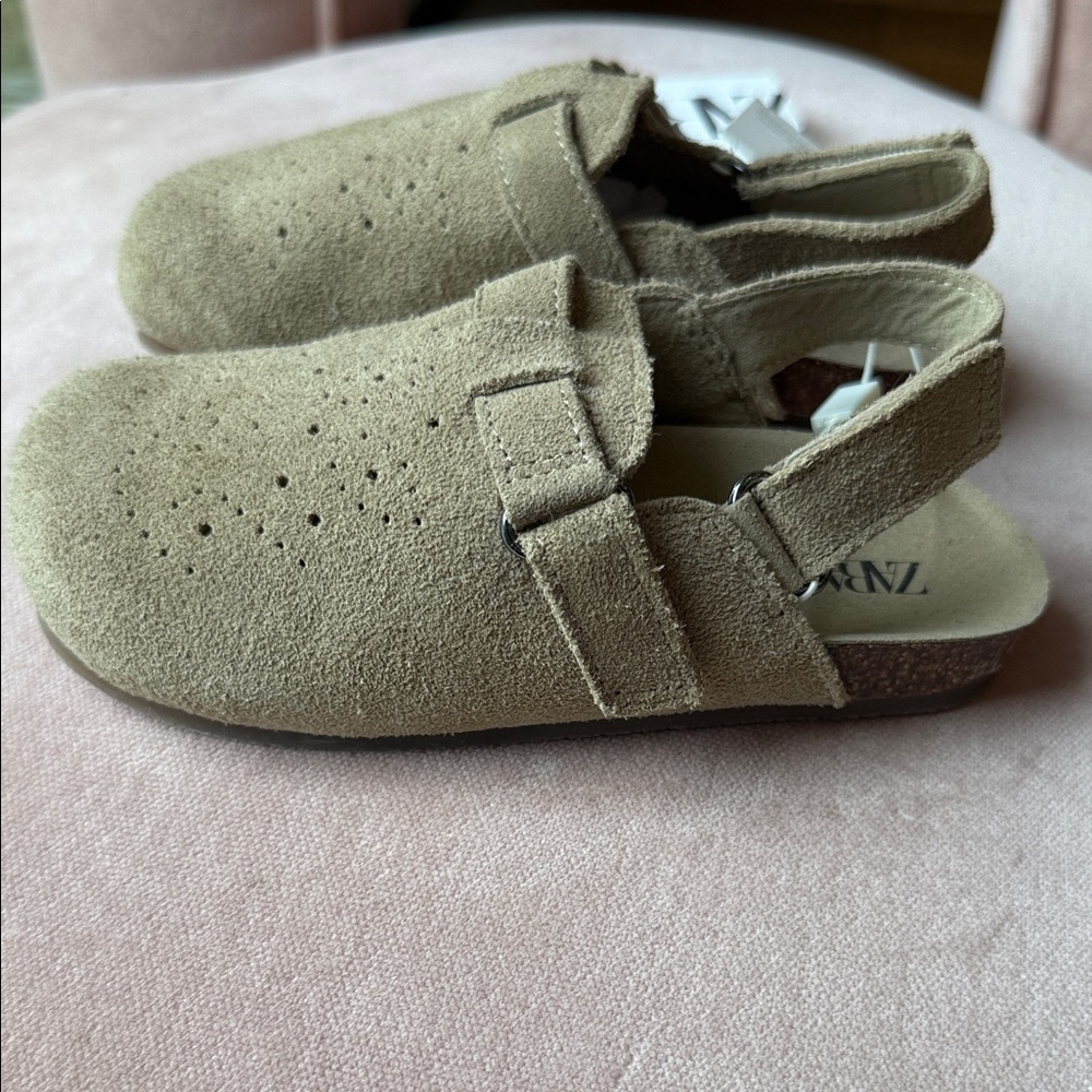 ZARA KIDS | Leather Clogs in Sand Brown | Little Girl Size 9.5/26 - Picture 3 of 10